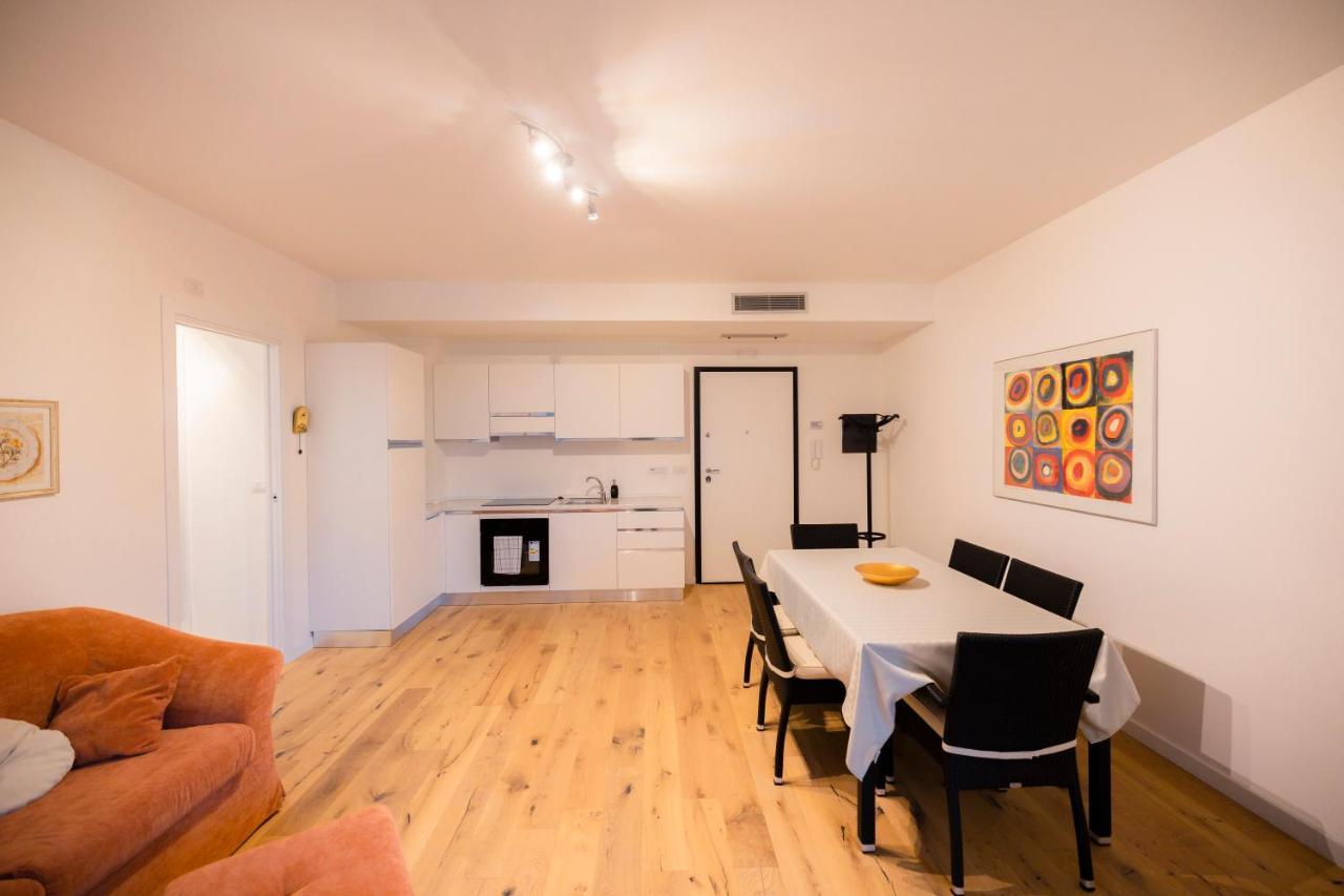 Nuovissimo Bilocale In Zona Navigli/Romolo Apartamento Milão Exterior foto